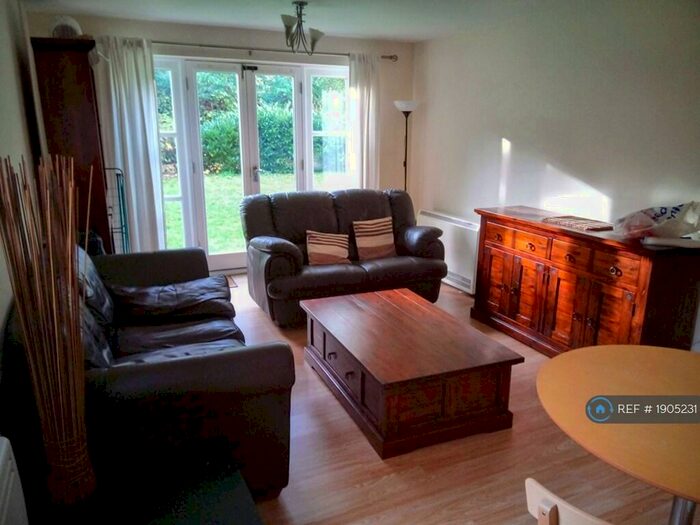 2 Bedroom Flat To Rent In Faraday Road, Guildford, GU1