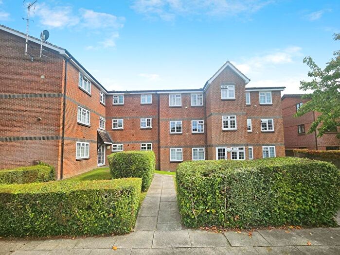1 Bedroom Apartment For Sale In Abbotsbury Court, Horsham, West Sussex, RH13
