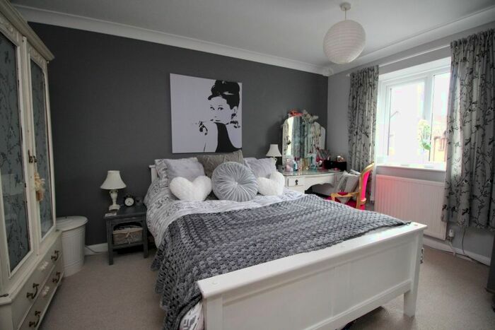 2 Bedroom Property To Rent In Bishops Green, Ashford, TN23