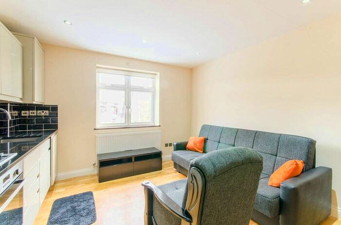 1 Bedroom Flat To Rent In Ivy Road, Southgate, London, N14