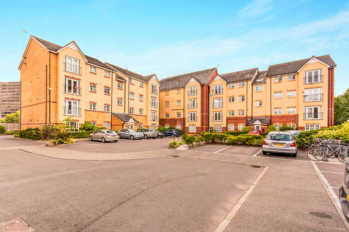 2 Bedroom Apartment To Rent In Montague Road, Manchester, M16