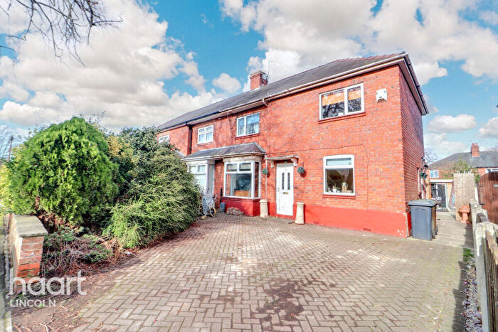 3 Bedroom Semi-Detached House For Sale In St Andrews Drive, Lincoln, LN6