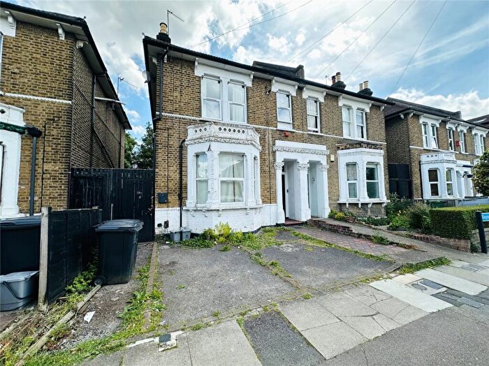2 Bedroom Maisonette For Sale In Ringstead Road, London, SE6