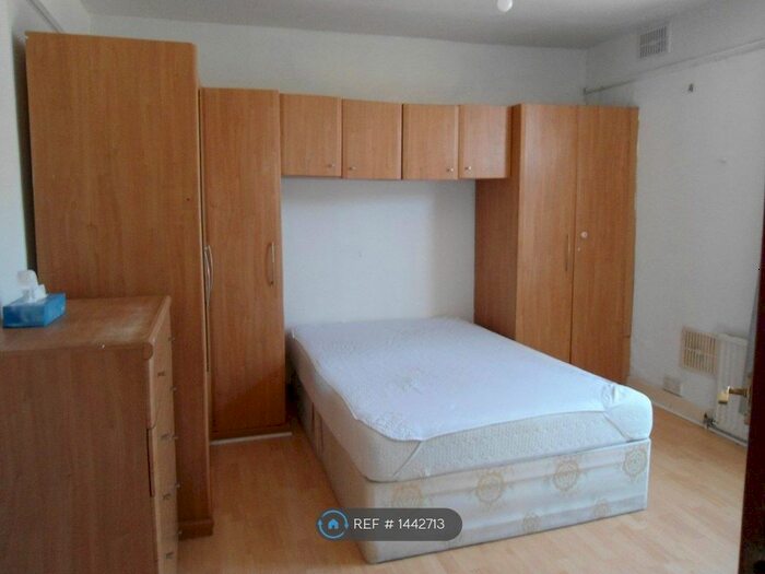 1 Bedroom Flat To Rent In Bulstrode Avenue, Hounslow, TW3