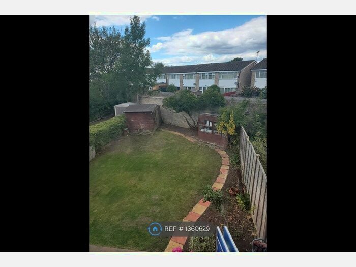 4 Bedroom Terraced House To Rent In Windsor Close, Harrow, HA2