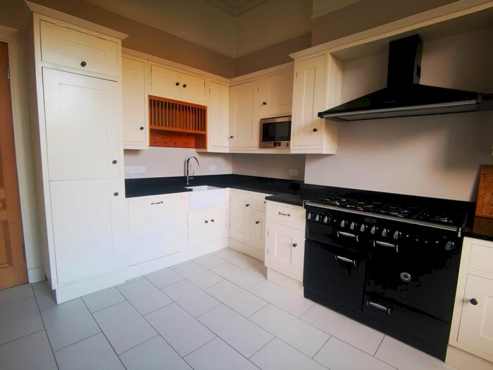 4 Bedroom Flat To Rent In Admiral Terrace, Edinburgh, EH10