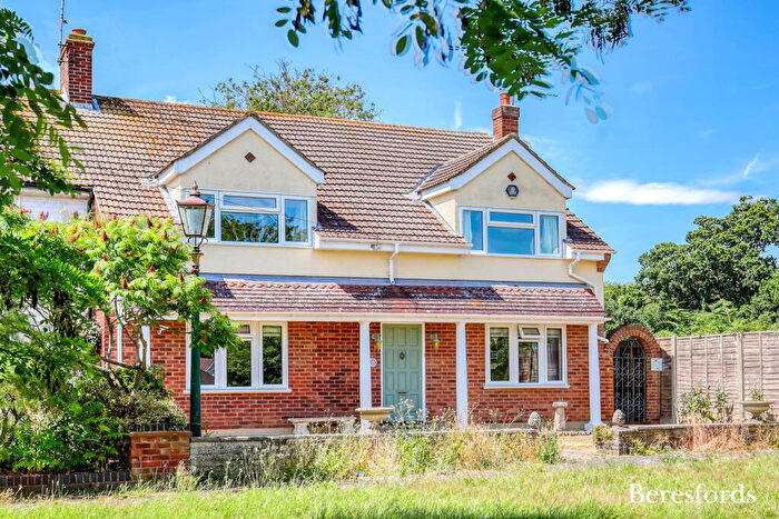 3 Bedroom Semi-Detached House For Sale In Maldon Road, Margaretting, CM4