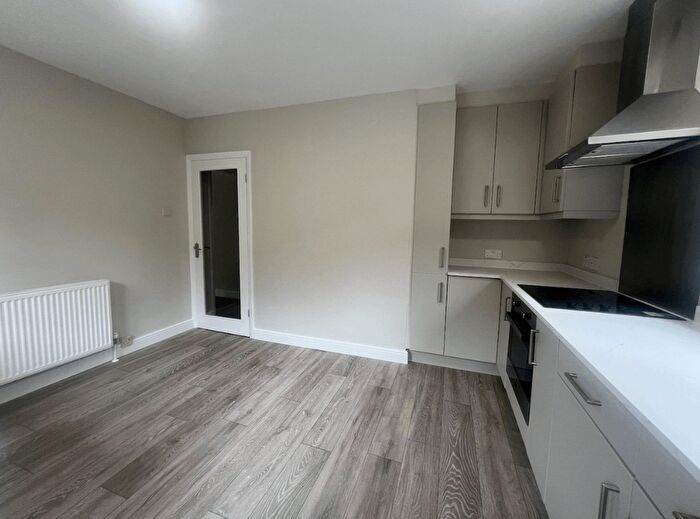 2 Bedroom Flat To Rent In Rydal Road, London, SW16