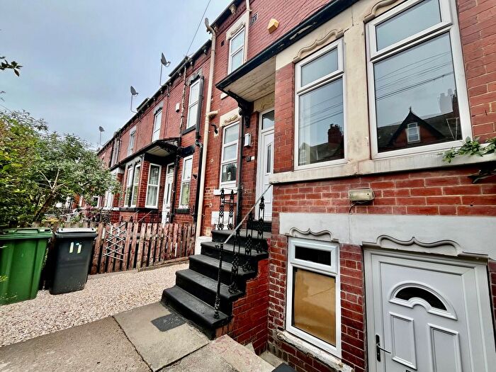 4 Bedroom Property To Rent In St. Ives Mount, Leeds, LS12