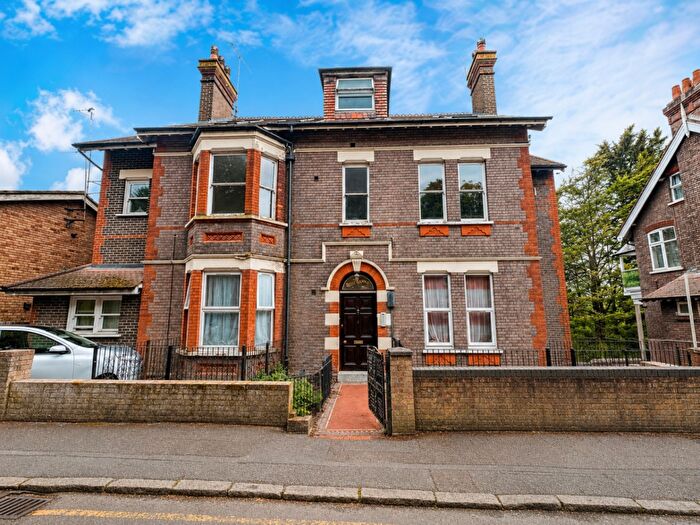 1 Bedroom Apartment To Rent In Downs Road, Luton, Bedfordshire, LU1
