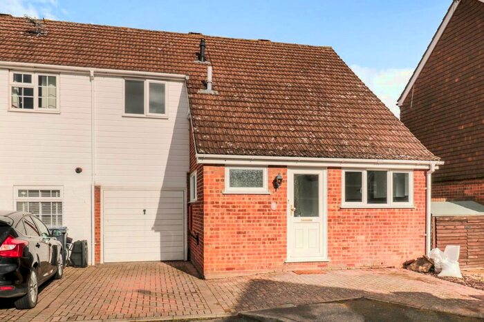3 Bedroom Semi-Detached House To Rent In Pynchbek, Thorley, Bishop's Stortford CM23
