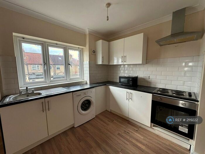 2 Bedroom Flat To Rent In Barnehurst Road, Bexleyheath, DA7