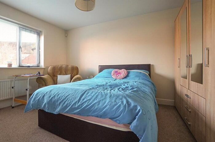2 Bedroom Flat For Sale In Darlow Drive, Stratford-Upon-Avon, CV37