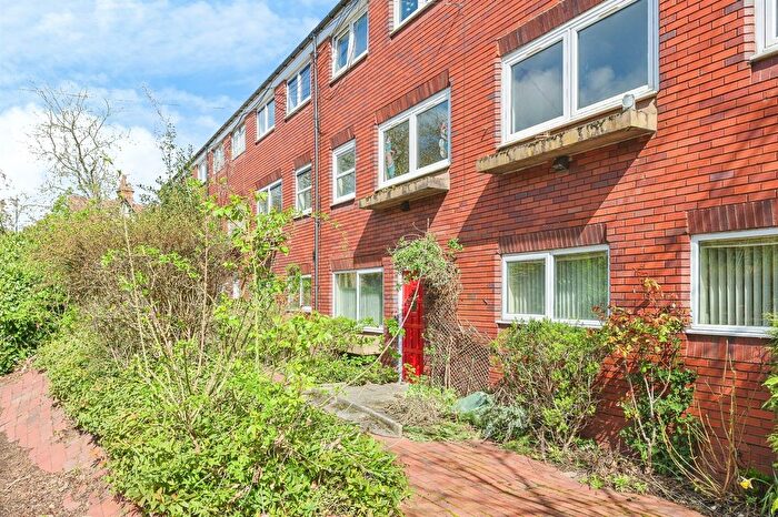 2 Bedroom Flat To Rent In Coleshill Street, Sutton Coldfield, B72