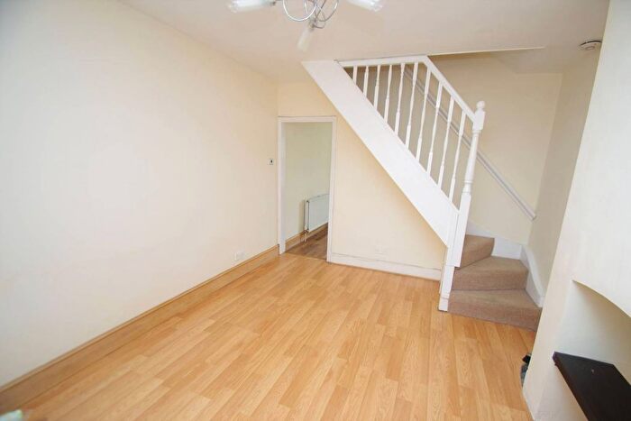 2 Bedroom Terraced House To Rent In Franklin Road, Watford, WD17