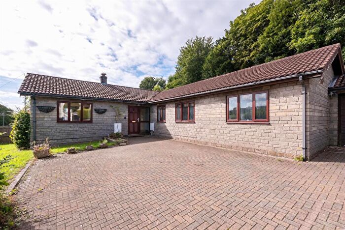 3 Bedroom Detached House To Rent In Bath Road, Saltford, Bristol, BS31