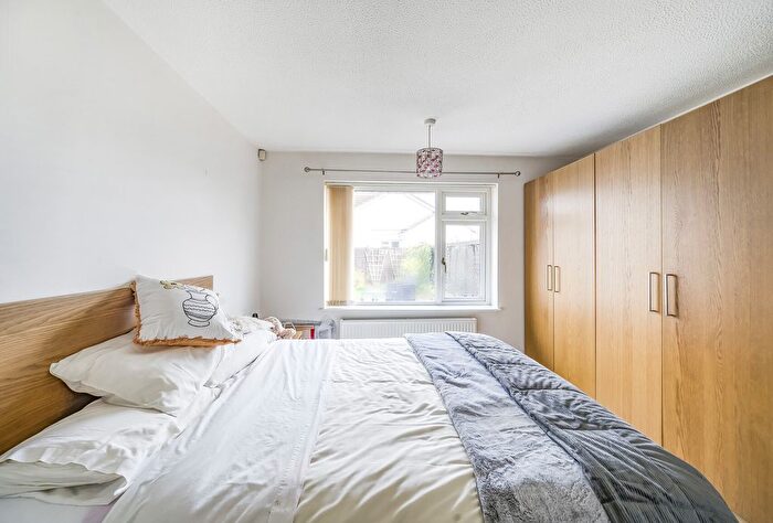 2 Bedroom Bungalow For Sale In Heather Avenue, Frampton Cotterell, Bristol, Gloucestershire, BS36