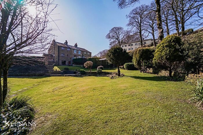 4 Bedroom Cottage For Sale In Halifax Road, Briercliffe, Burnley, BB10