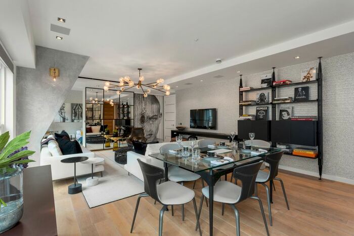 3 Bedroom Flat To Rent In Essex Street, London, WC2R