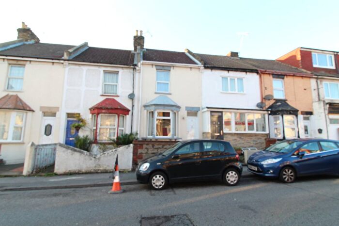 2 Bedroom Terraced House For Sale In Ingram Road, Gillingham, Kent, ME7