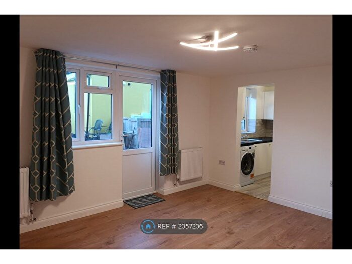 1 Bedroom Flat To Rent In Hendon, London, NW4