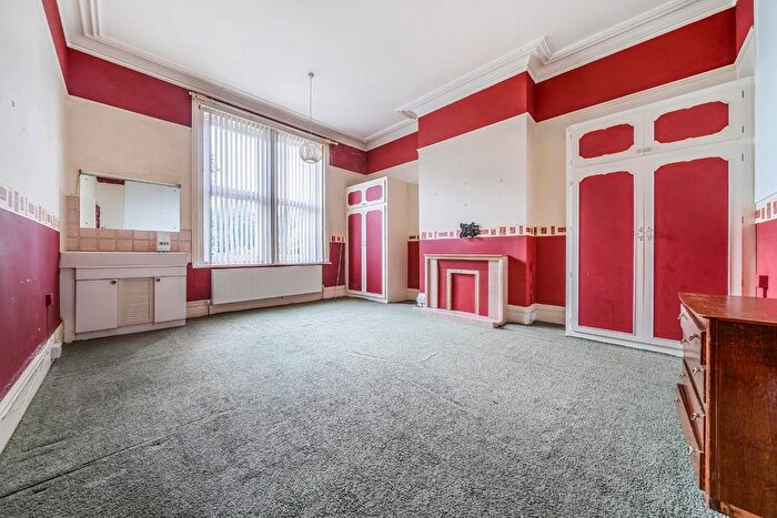 7 Bedroom Semi-Detached House For Sale In St. Helens Parade, Southsea, PO4