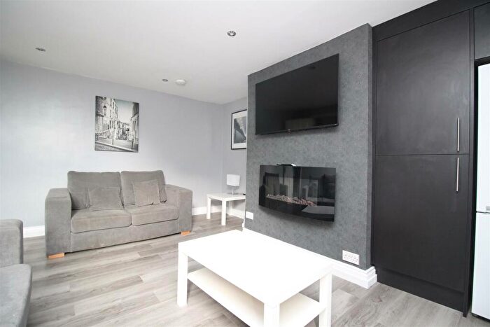 6 Bedroom Maisonette To Rent In Fairfield Road, Jesmond, Newcastle Upon Tyne, NE2
