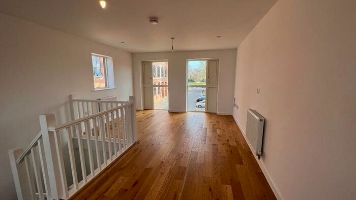 2 Bedroom Town House To Rent In Fairway View, Elisabeth Gardens, SK5