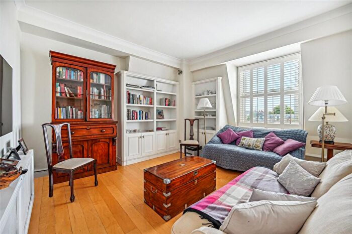 2 Bedroom Apartment To Rent In Hollywood Court, Hollywood Road, Chelsea, London, SW10