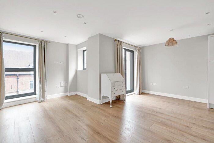 2 Bedroom Apartment To Rent In Landmark Court, Queens Road, Weybridge, Surrey, KT13