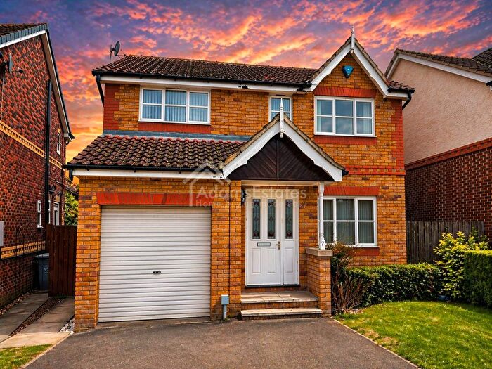 4 Bedroom Detached House To Rent In Millwater Avenue, Dewsbury, WF12