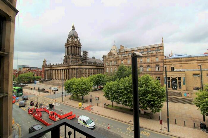 2 Bedroom Flat To Rent In The Headrow, Leeds, West Yorkshire, LS1