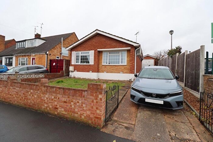 2 Bedroom Detached Bungalow For Sale In Macmurdo Road, Eastwood, Leigh-on-Sea, SS9