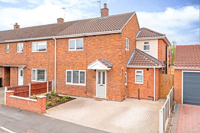4 Bedroom End Of Terrace House For Sale In Weston Grove, Upton, CH2