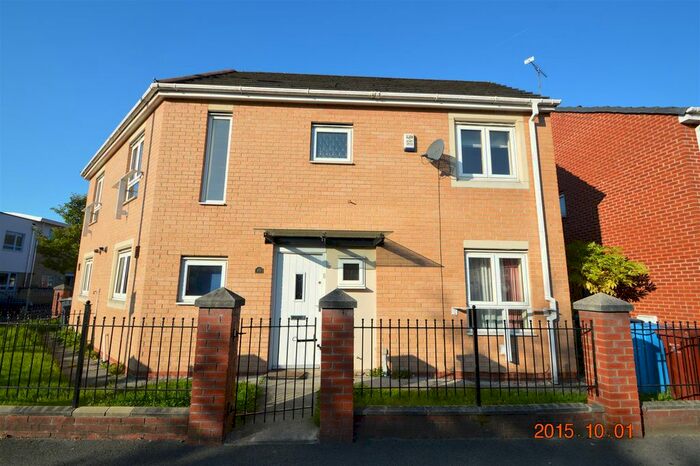 3 Bedroom Property To Rent In Ellis Street, Hulme, Manchester, M15