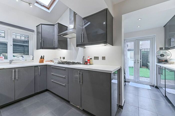 2 Bedroom End Of Terrace House To Rent In Frith Road, Central Croydon, Croydon, CR0