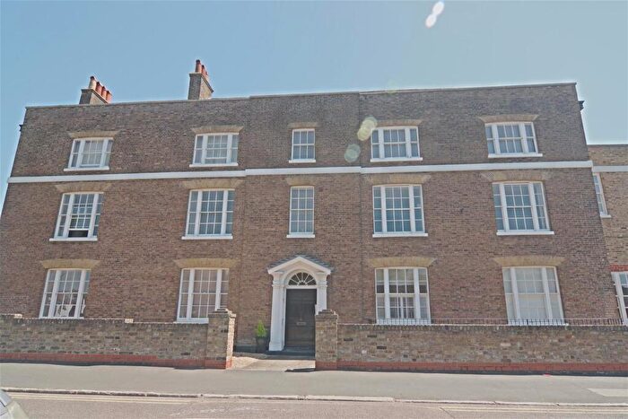 1 Bedroom Apartment To Rent In Burford House, Hoddesdon, EN11