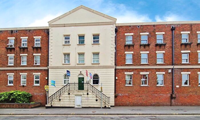 1 Bedroom Flat To Rent In Birchett Road, Aldershot, GU11