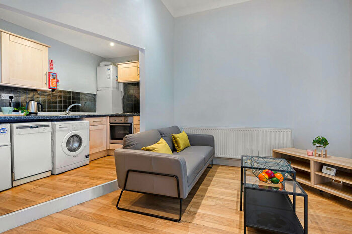 1 Bedroom House To Rent In Hyde Terrace, Leeds, LS2