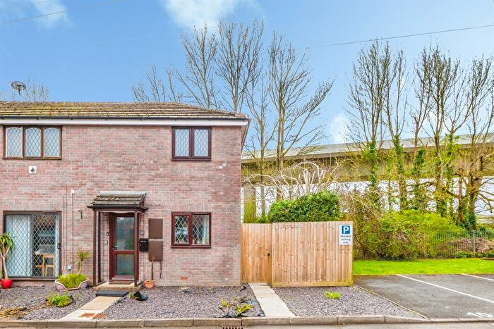 1 Bedroom Flat For Sale In Downlands Way, Rumney, Cardiff, CF3