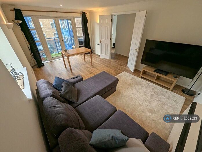 2 Bedroom Flat To Rent In Campania Building, London, E1W