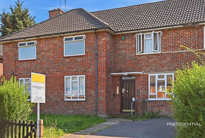 1 Bedroom Flat To Rent In Torrington Drive, Loughton, IG10