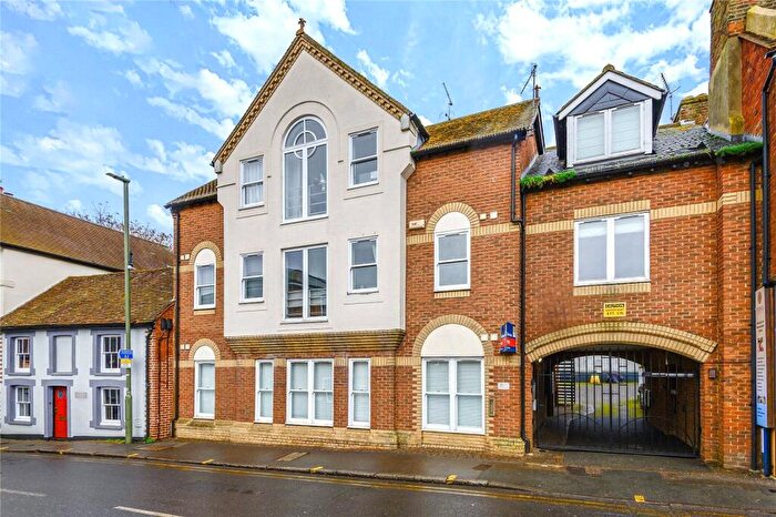 1 Bedroom Flat For Sale In Chertsey Street, Guildford, Surrey, GU1