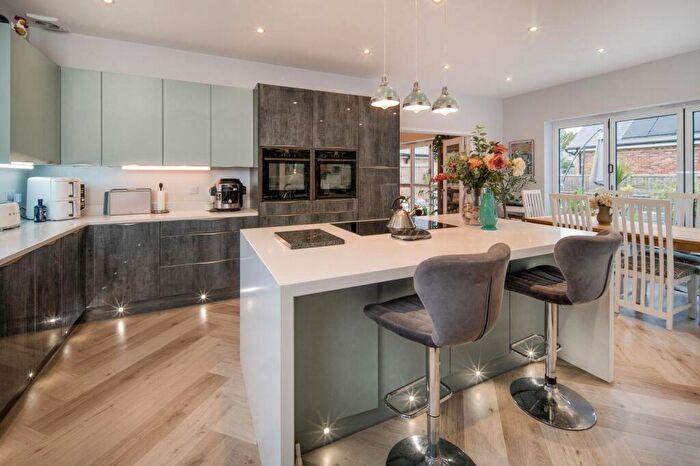 5 Bedroom Detached House For Sale In Cordelia Gardens, PO31