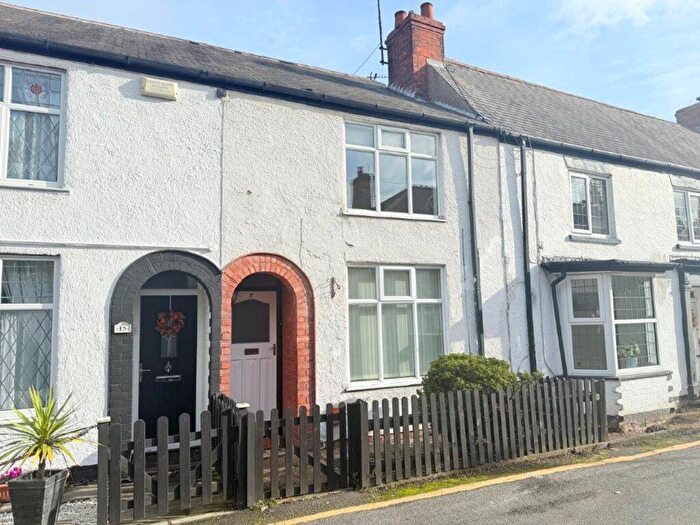 2 Bedroom Terraced House For Sale In Pinfold Lane, Grimsby, DN33