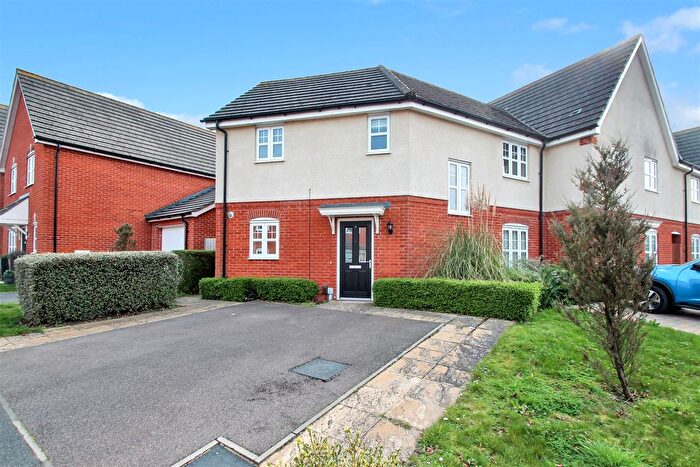 3 Bedroom End Terrace House To Rent In Catlin Way, Rushden, NN10