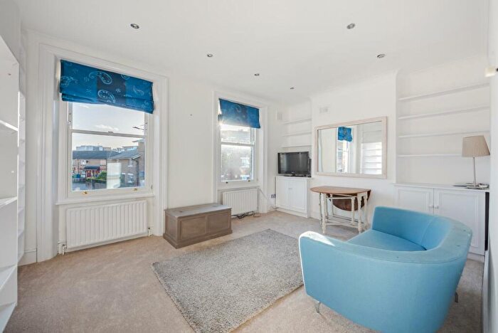 2 Bedroom Flat To Rent In Brook Drive, SE11