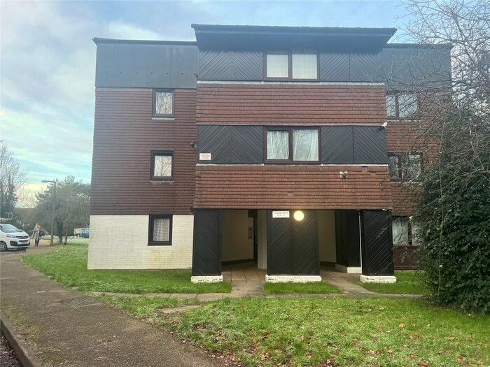 Studio To Rent In Camelot Court, Ifield, Crawley, West Sussex, RH11