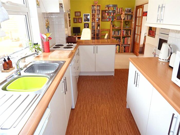 3 Bedroom Terraced House For Sale In Webb Rise, Stevenage, Hertfordshire, SG1