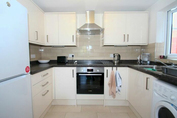 1 Bedroom Flat To Rent In Swynford Gardens, London, NW4